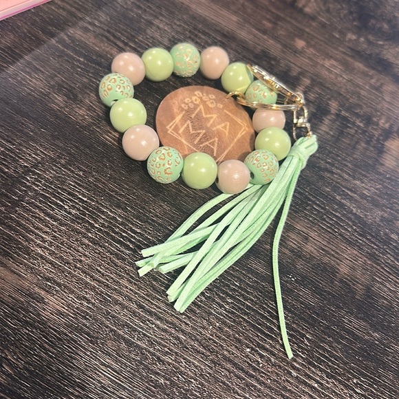 NWT Mama Wooden Beaded Bracelet Keychain with Tassel & Wooden Charm Light Green - Picture 3 of 4